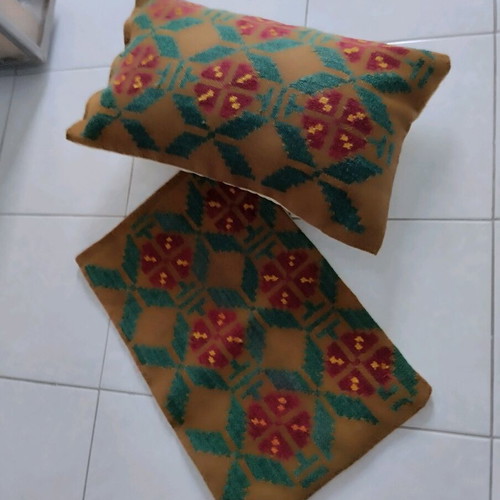 Traditional woven pillows like new, set of 2, 55x35 cm