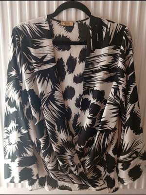 Liu Jo blouse black and white like new, size XXL