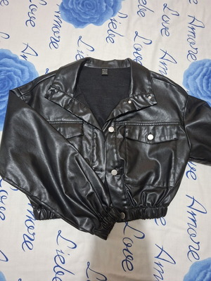 Κοντό μαύρο μπουφάν δερματίνη Shein cropped bomber, σαν καινούργιο, μέγεθος Μ