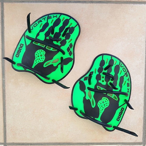 Arena Vortex Evolution Swim Paddles size M like new