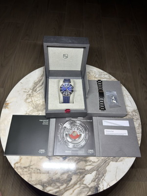 Oris Aquis GMT ρολόι σαν καινούργιο με μπρασελέ και λουράκι rubber