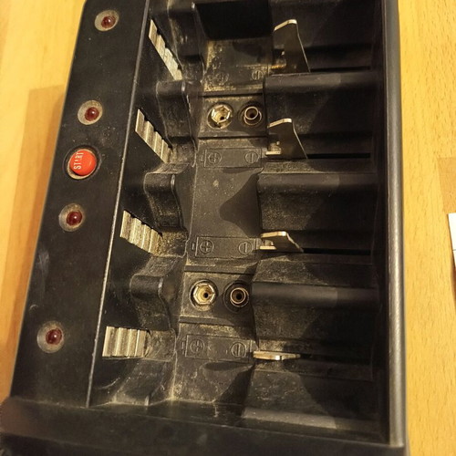 Battery charger for rechargeable batteries used, unknown functionality