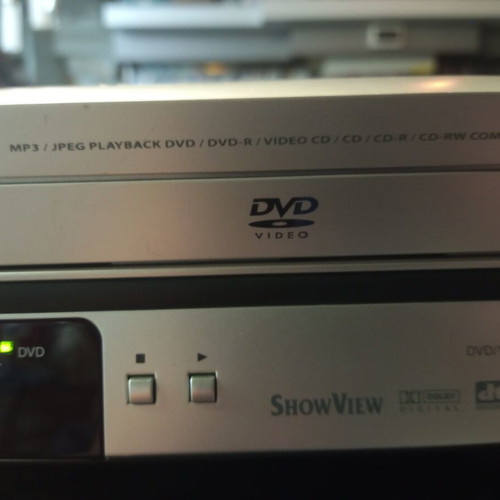 Hitachi combo video and DVD player used, no remote