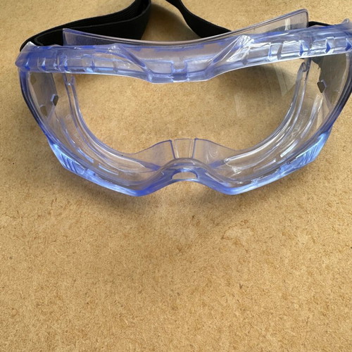 Protective goggles anti-fog transparent like new