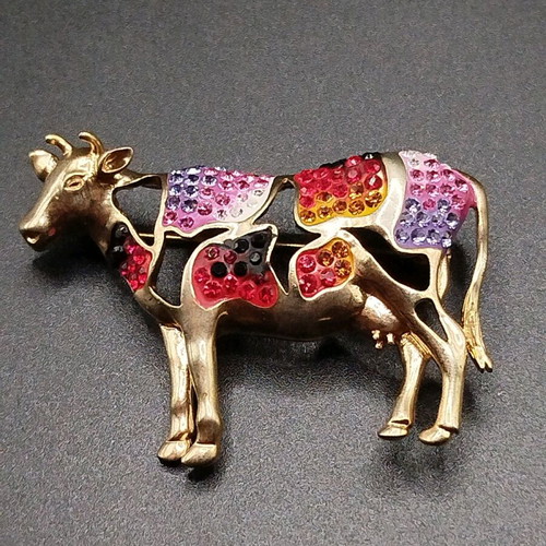 Gold-plated cow-shaped pin with colorful rhinestones new