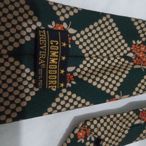 Vintage Commodore Trevira tie like new, multicolored green