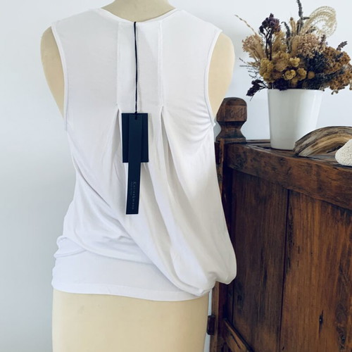 Kai-aakmann asymmetrical blouse new, white