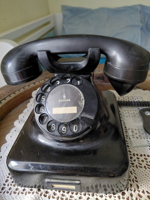 Siemens rotary dial phone used, black bakelite