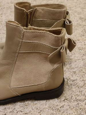 Benetton μποτάκια No 29 καινούργια, μπεζ