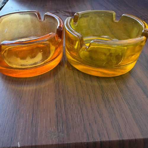 Set of 3 small colorful ashtrays used