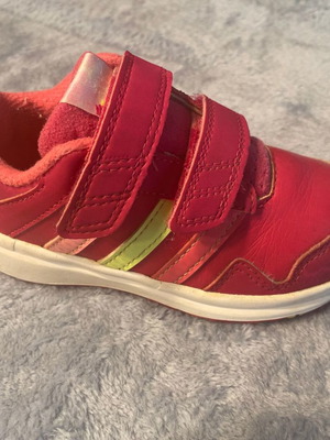 Adidas παιδικά αθλητικά παπούτσια μεταχειρισμένα, μέγεθος 23, ροζ