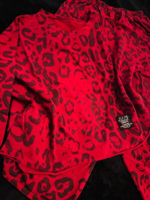 Oversized set blouse and pants like new, black and red