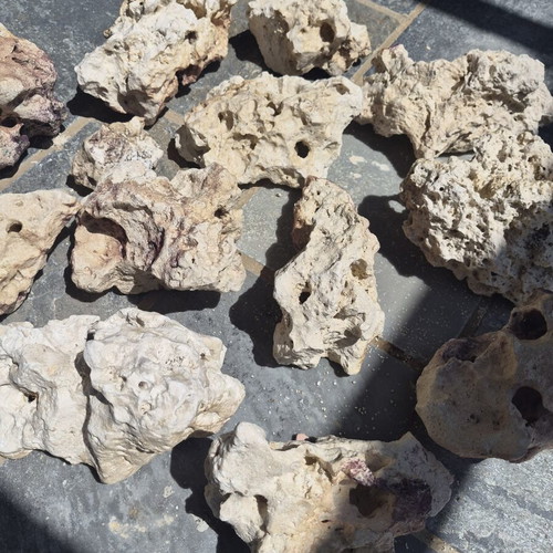 Decorative aquarium porous stones