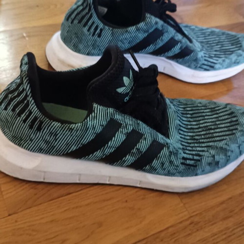 Adidas running shoes size 44 like new, black and white