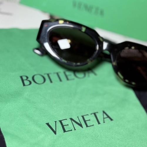 Bottega Veneta BV1031S 002 sunglasses used, tortoise shell and gold