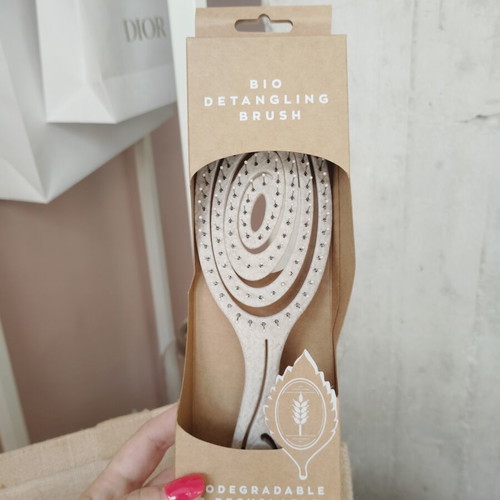 Kiana Hairbrush New Anti-Static and Breakage in Three Colors