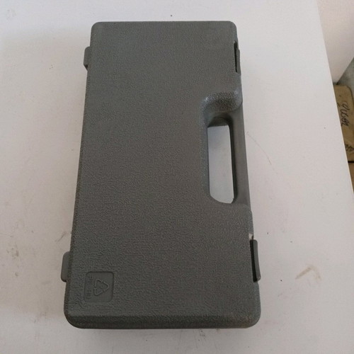 Επαναφορτιζόμενο ηλεκτρικό κατσαβίδι Skarmax 4.8V σαν καινούργιο με 8 καρυδάκια και 27 μύτες