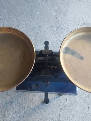 Antique scale like new