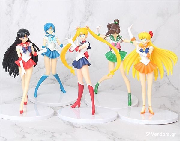  5 sillektikes figoures drasis Sailor Moon