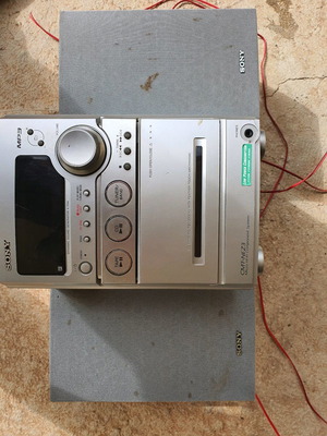 Sony CMT-NEZ30 Audio Micro System with CD Player, Cassette Deck, and AM/FM