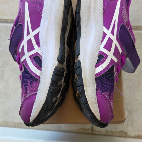 Asics athletic shoes for girl used, size 28.5, purple