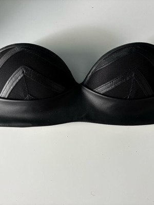 Intimissimi strapless bra 70B black like new with underwire and padding