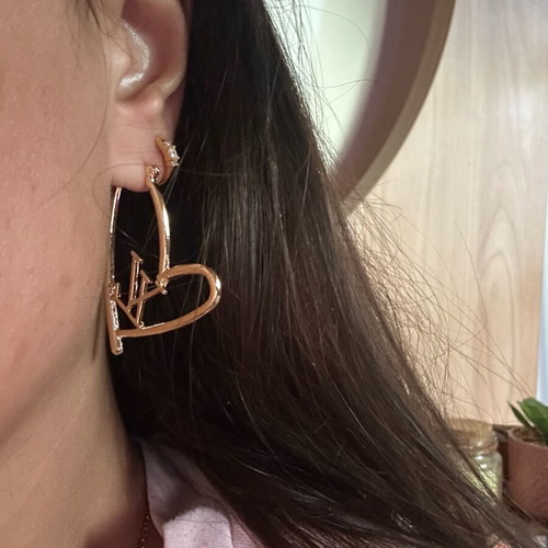 Copper earrings in gold color, heart shape, used Louis Vuitton