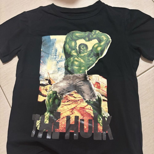 Hulk T-shirt like new for 9-year-old child