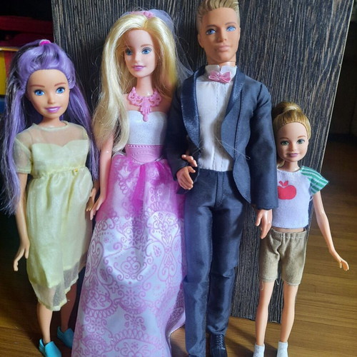 Barbie & Ken doll set, wedding and sisters