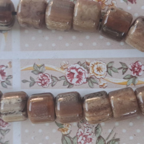 Traditional komboloi with 17 horn beads, brown shades