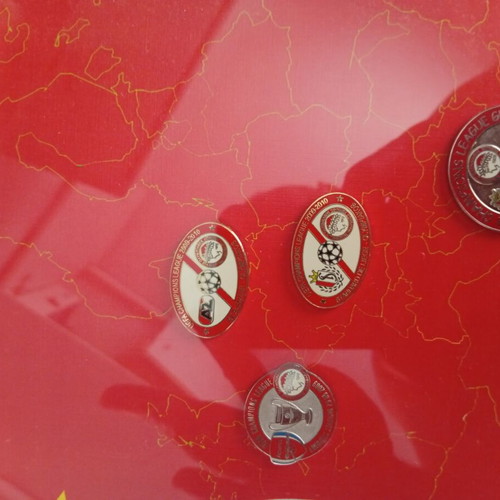 Olympiacos collectible with badges like new