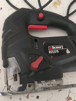 Electric jigsaw used with broken part