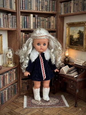 Bella doll, beautiful, fully dressed