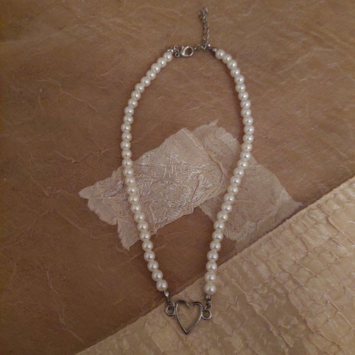 Necklace with pearls and heart like new from Shein