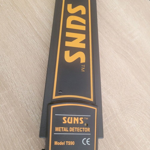 SUNS TS-90 handheld metal detector
