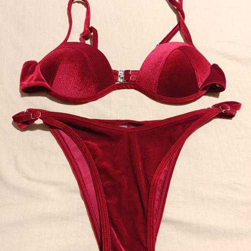 Velvet bikini set like new, size M, red