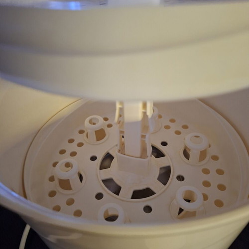 Avec steam steriliser used, for 6 feeding bottles