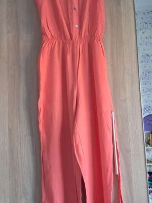 Jumpsuit like new, apricot color, adjustable straps, size S
