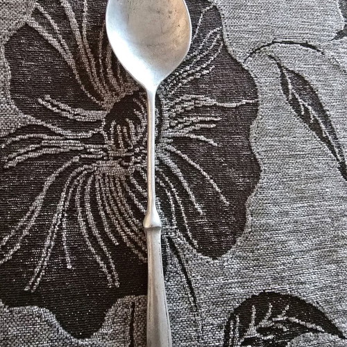 Various kitchen items like new, pack