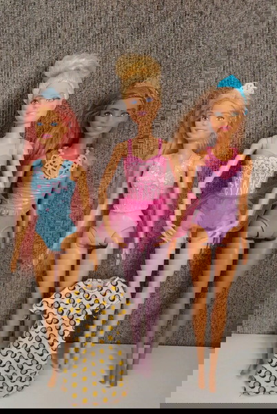 Barbie Mattel 3 κούκλες + 1 φόρεμα