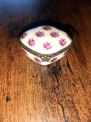 Porcelain boxes new, set of 3 pieces