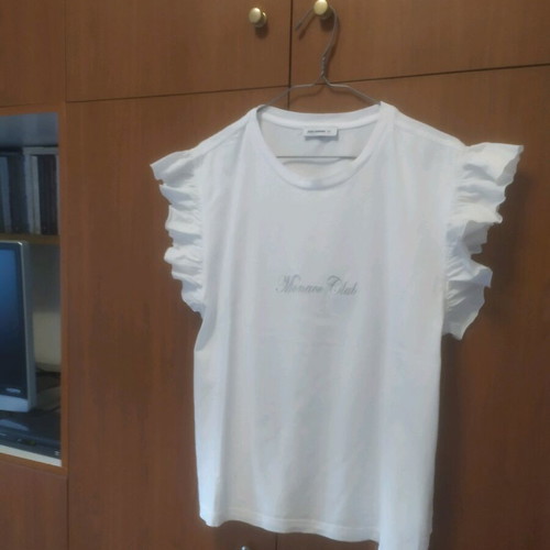 Pink Woman white t-shirt used with ruffles and embroidery, size L