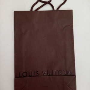 ΧΑΡΤΟΣΑΚΟΥΛΕΣ ΣΥΣΚΕΥΑΣΙΕΣ LUIS VUITTON 1