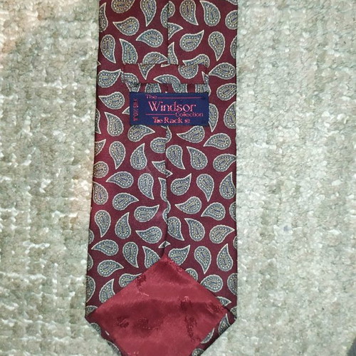 The Windsor Collection authentic tie made of 100% silk