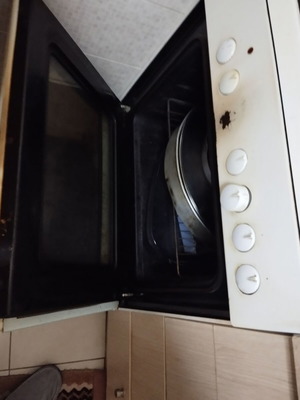 Pitsos kitchen used, fully functional