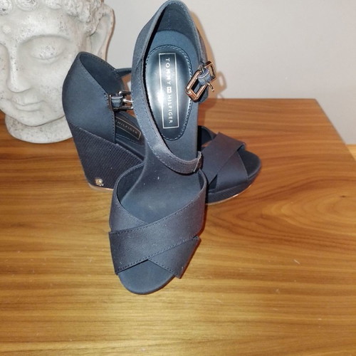 Tommy Hilfiger platform sandals, blue, size 38