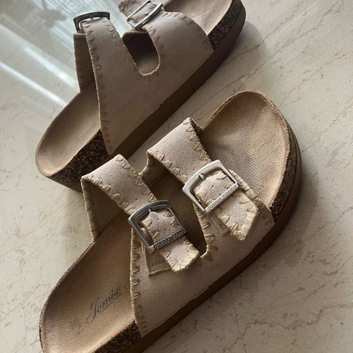 Jomix Flatforms beige size 40 like new
