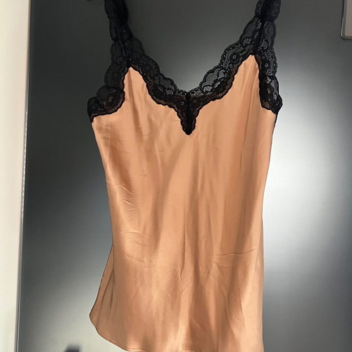 Intimissimi silk top small nude with black, like new