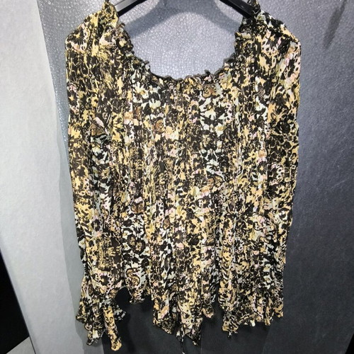 Boho Floral Top like new, beige multicolor with flared sleeves