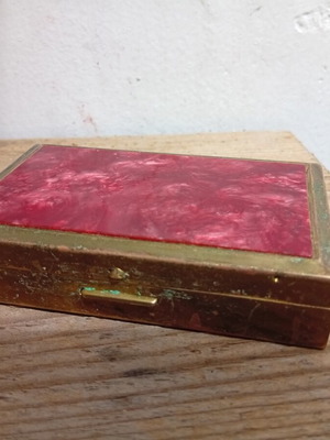 Music Box Powder Compact metal 9/6 cm used